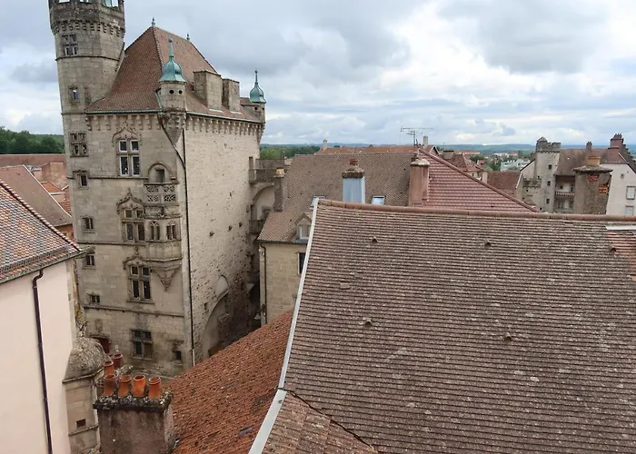 * La Tour : Vue Imprenable Sur La Ville *